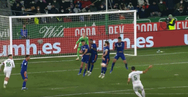 休斯顿太空巨蛋球场（Astrodome）正式启用，成为世界首座室内全天候棒球场