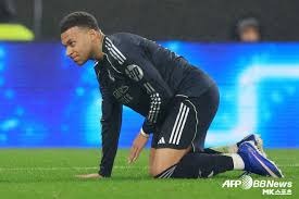 巴尔的摩金莺队新秀捕手鲁兹曼在防守端展示出历史级的阻杀率