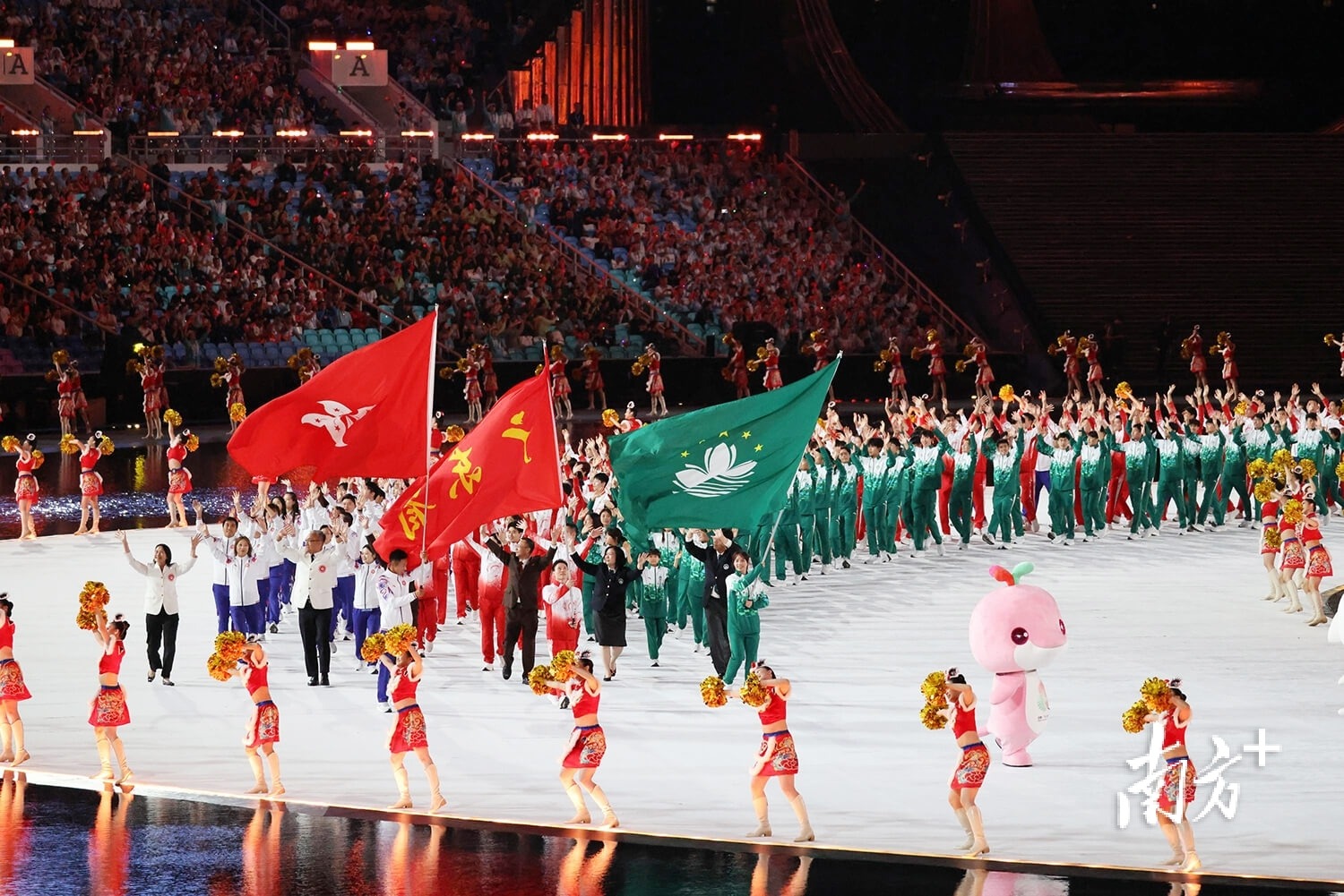 30次三双历史第三人！字母利拉德缺阵，约基奇复出，狂轰39+10+10